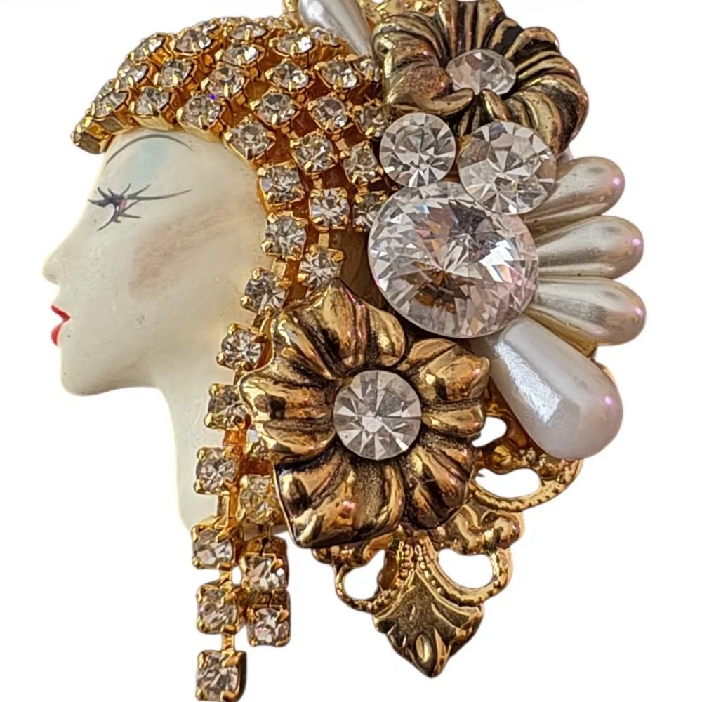 Bonetto vintage Art Deco lady head brooch